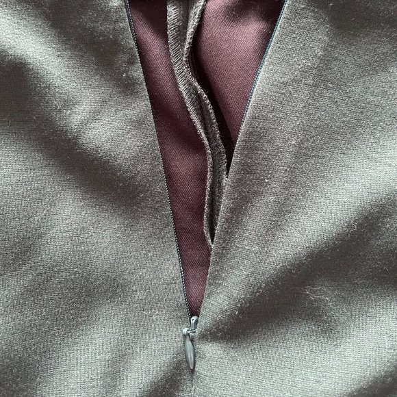 Tahari Awilda Skirt (NWT) - Picture 7 of 9